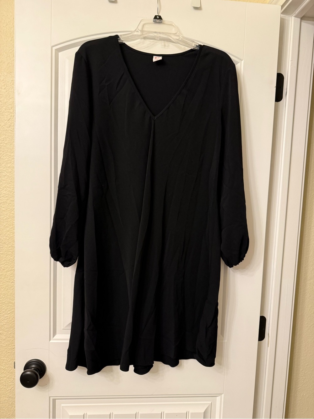 Sea New York Black V-Neck Long Sleeve Shift Dress